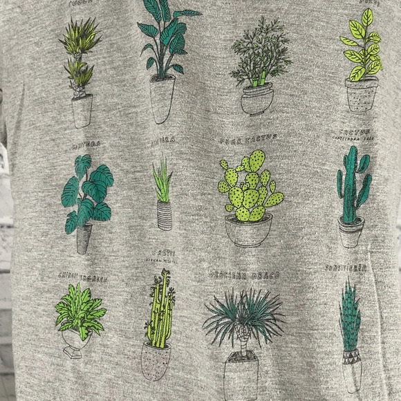 Women’s “Plants are Friends” cropped gray short sleeve shirt Medium - Picture 2 of 4